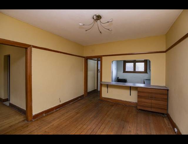 1 BEDROOM APARTMENT FOR SALE IN ESSENWOOD